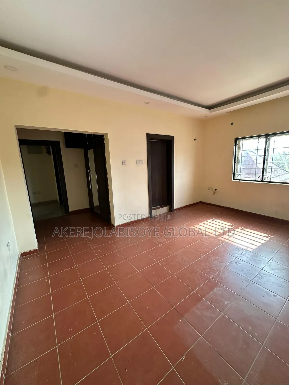 4bdrm Duplex in In An Estate for rent