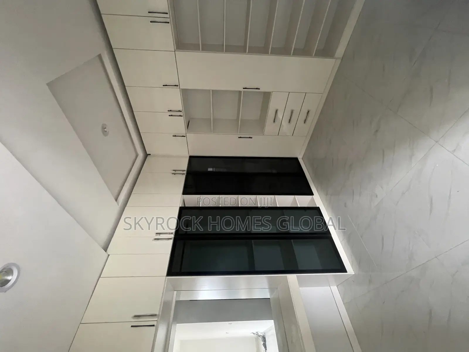 5bdrm Duplex in Ikate for sale