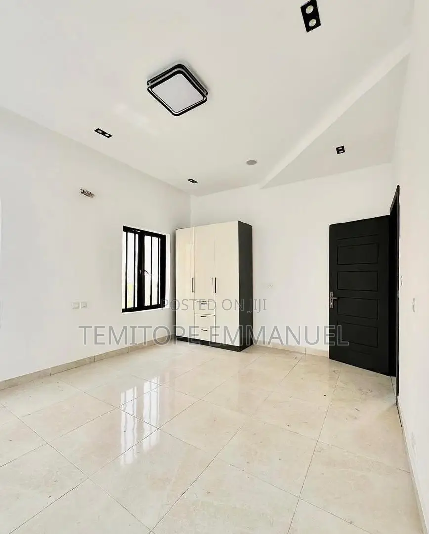Furnished 5bdrm Duplex in Lekki Phase 1 for sale