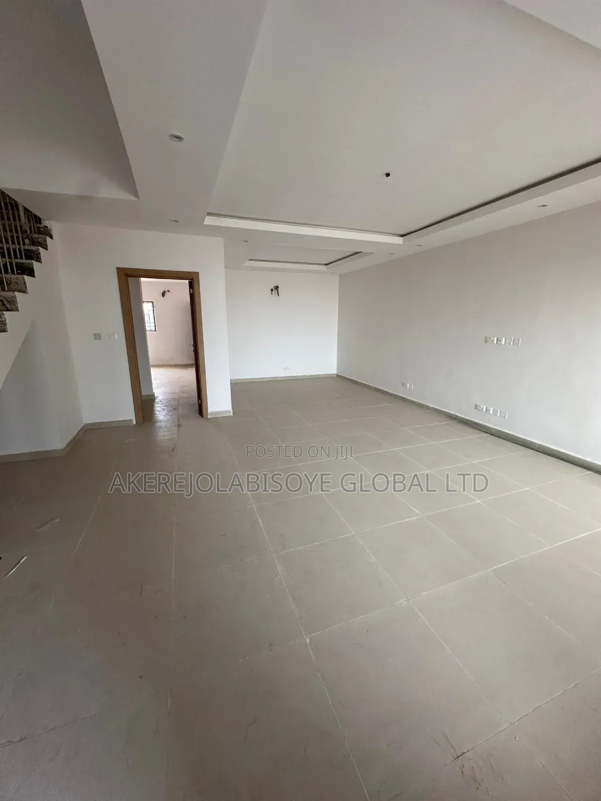 4bdrm Duplex in In An Estate for sale