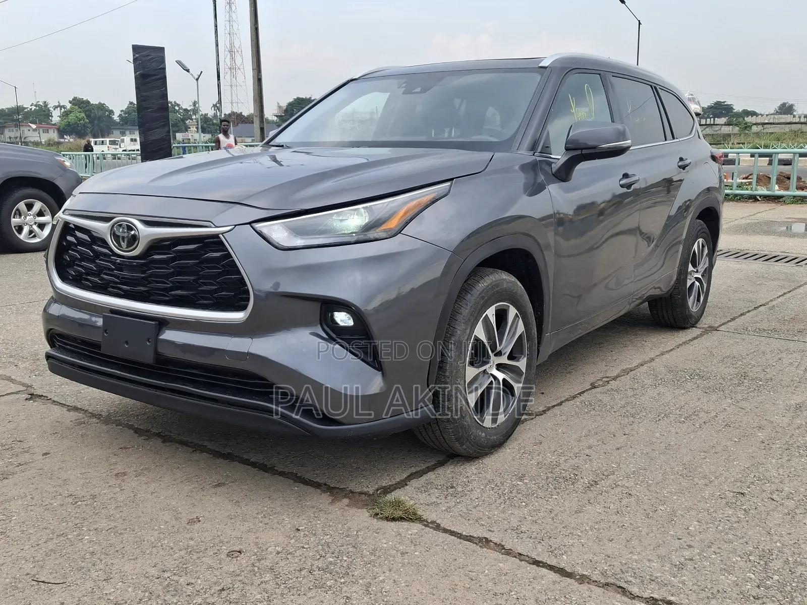 Toyota Highlander XLE 2022 Gray