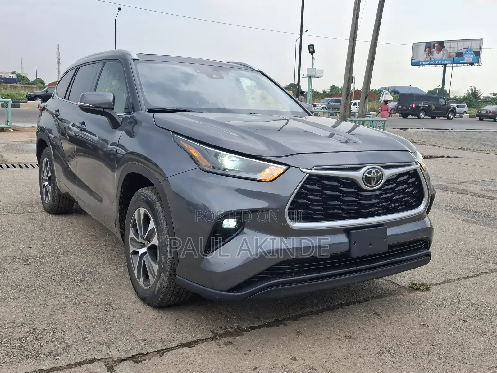 Toyota Highlander XLE 2022 Gray