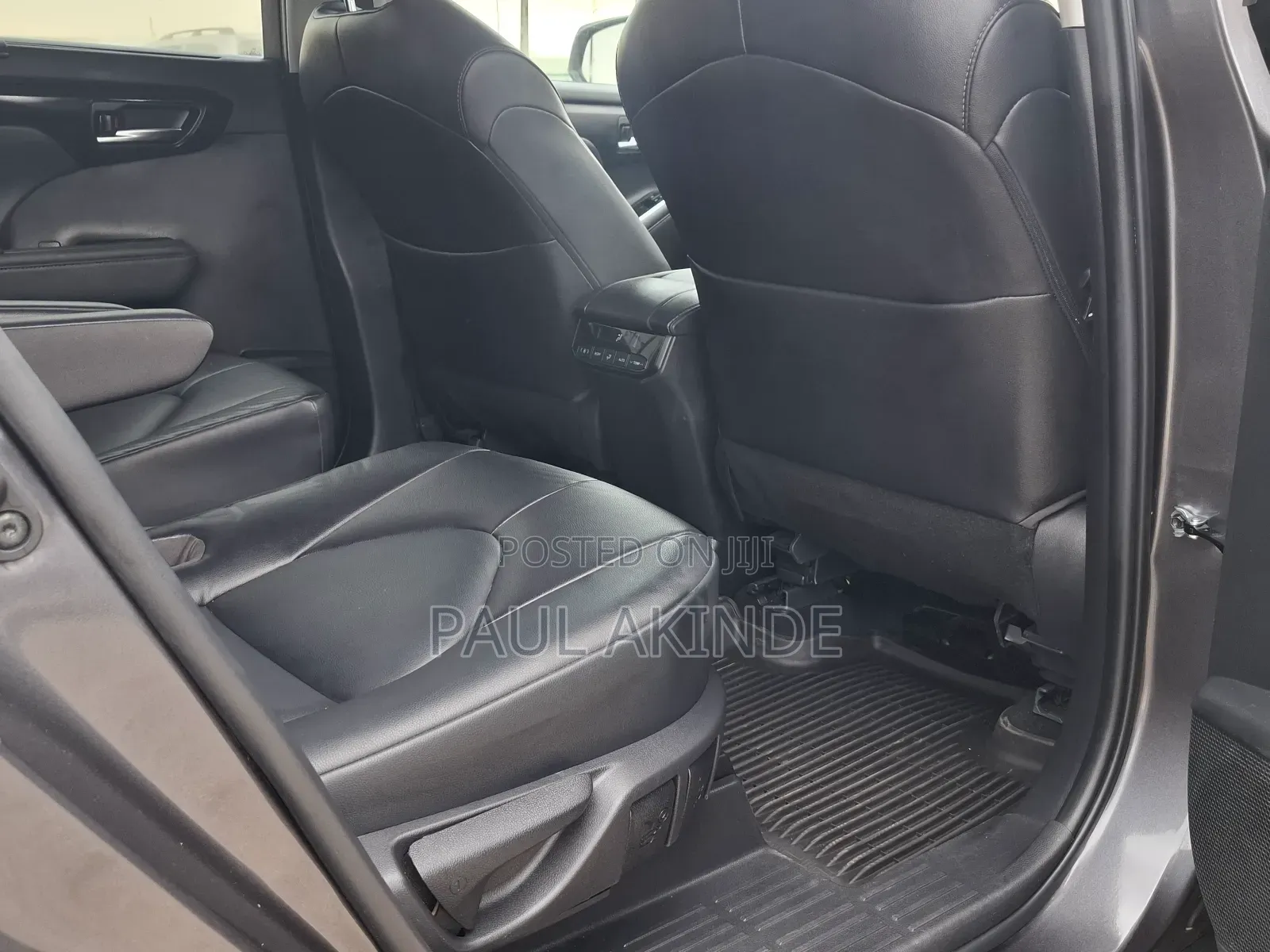 Toyota Highlander XLE 2022 Gray