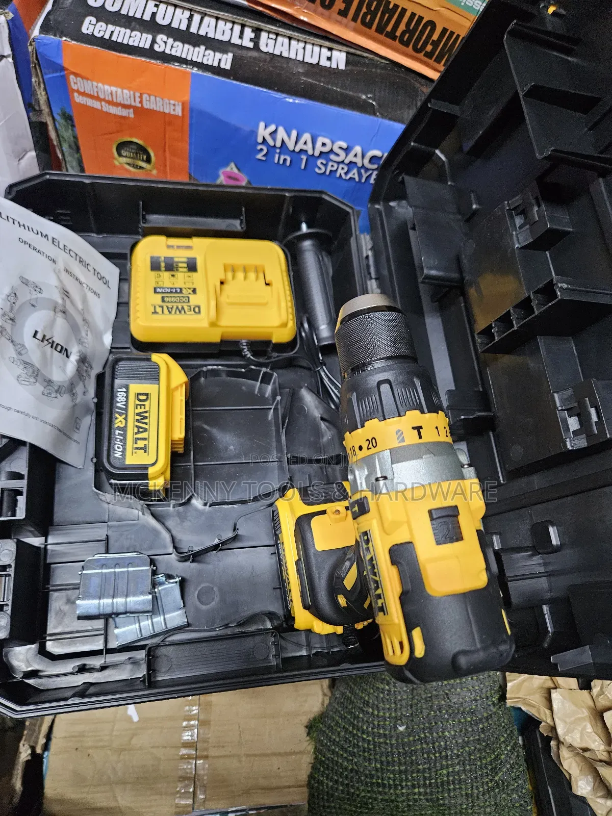 Dewalt Dcd796p2 18v Xr Brushless Hammer Drill Kit.