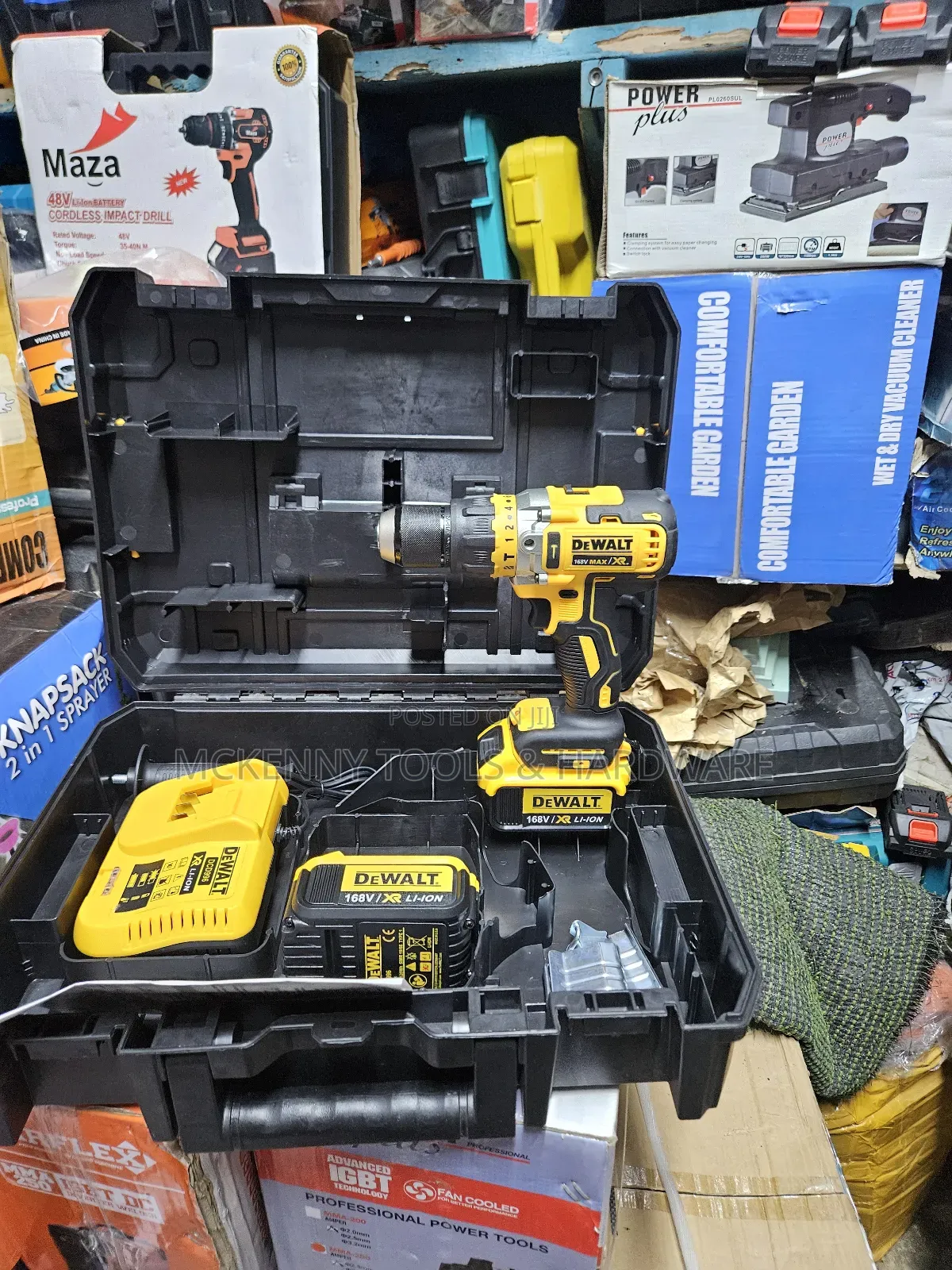 Dewalt Dcd796p2 18v Xr Brushless Hammer Drill Kit.