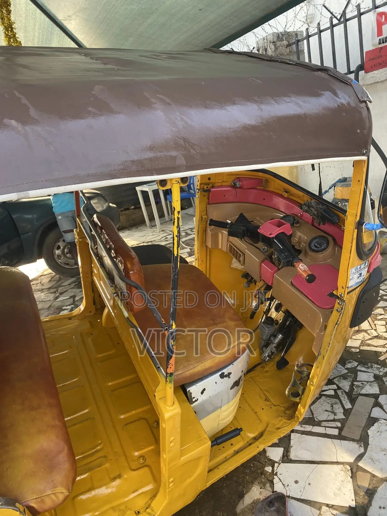 Bajaj RE 2023 Yellow