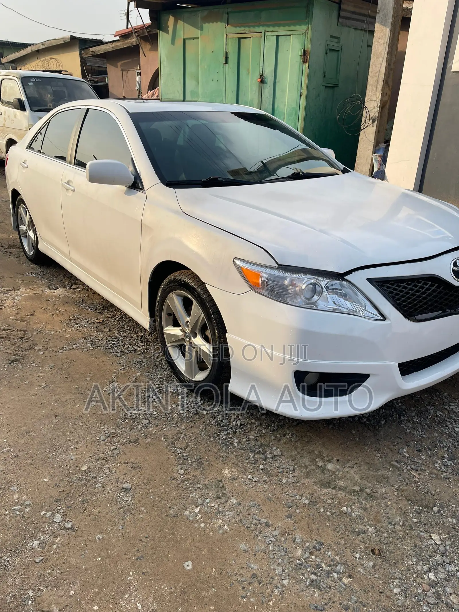 Toyota Camry SE 4dr Sedan (2.5L 4cyl 6A) 2011 White