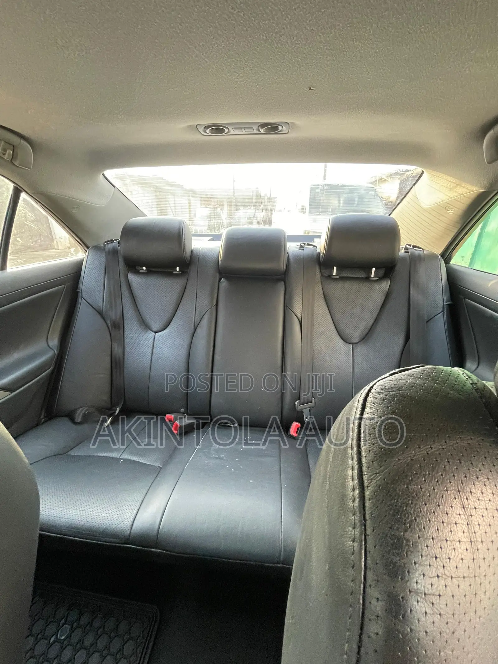 Toyota Camry SE 4dr Sedan (2.5L 4cyl 6A) 2011 White