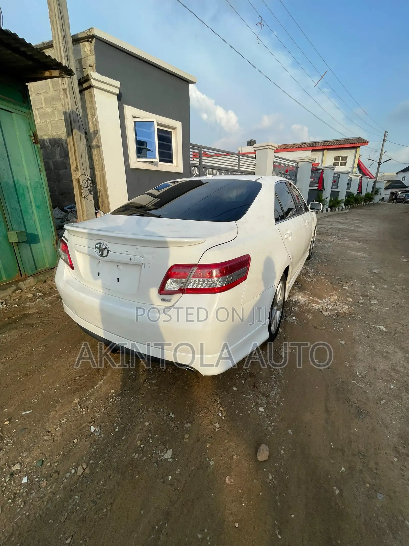 Toyota Camry SE 4dr Sedan (2.5L 4cyl 6A) 2011 White