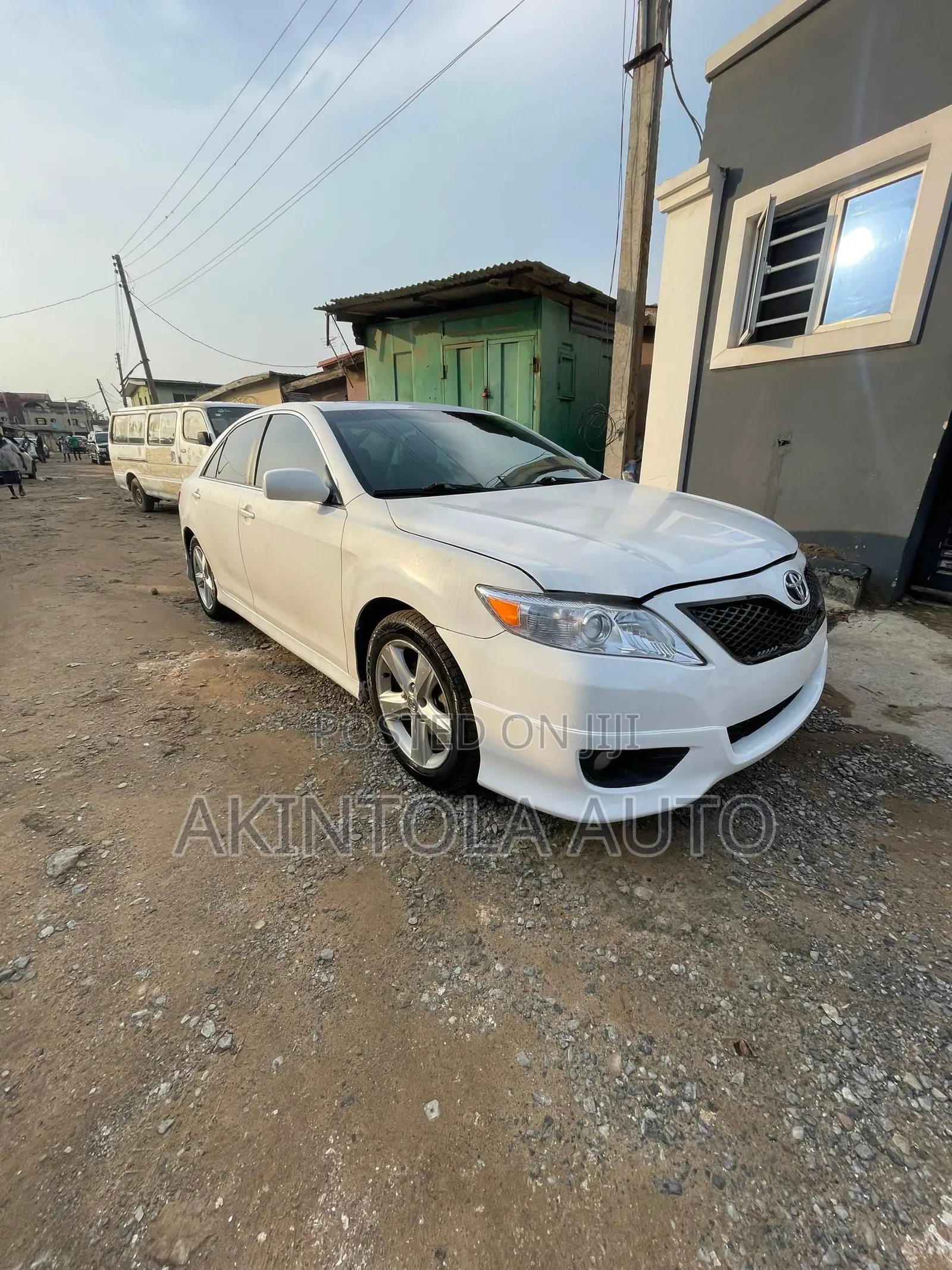 Toyota Camry SE 4dr Sedan (2.5L 4cyl 6A) 2011 White
