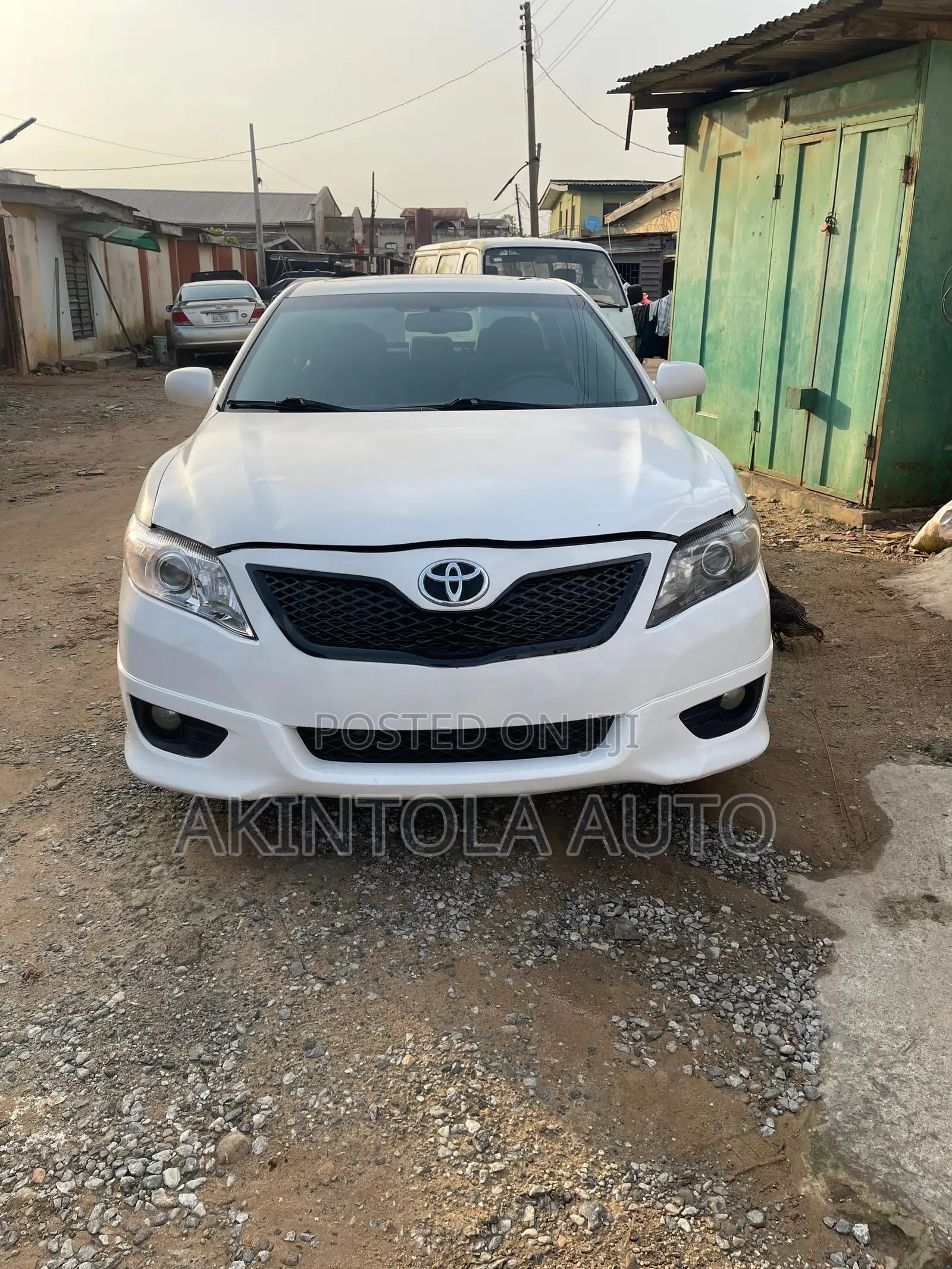 Toyota Camry SE 4dr Sedan (2.5L 4cyl 6A) 2011 White