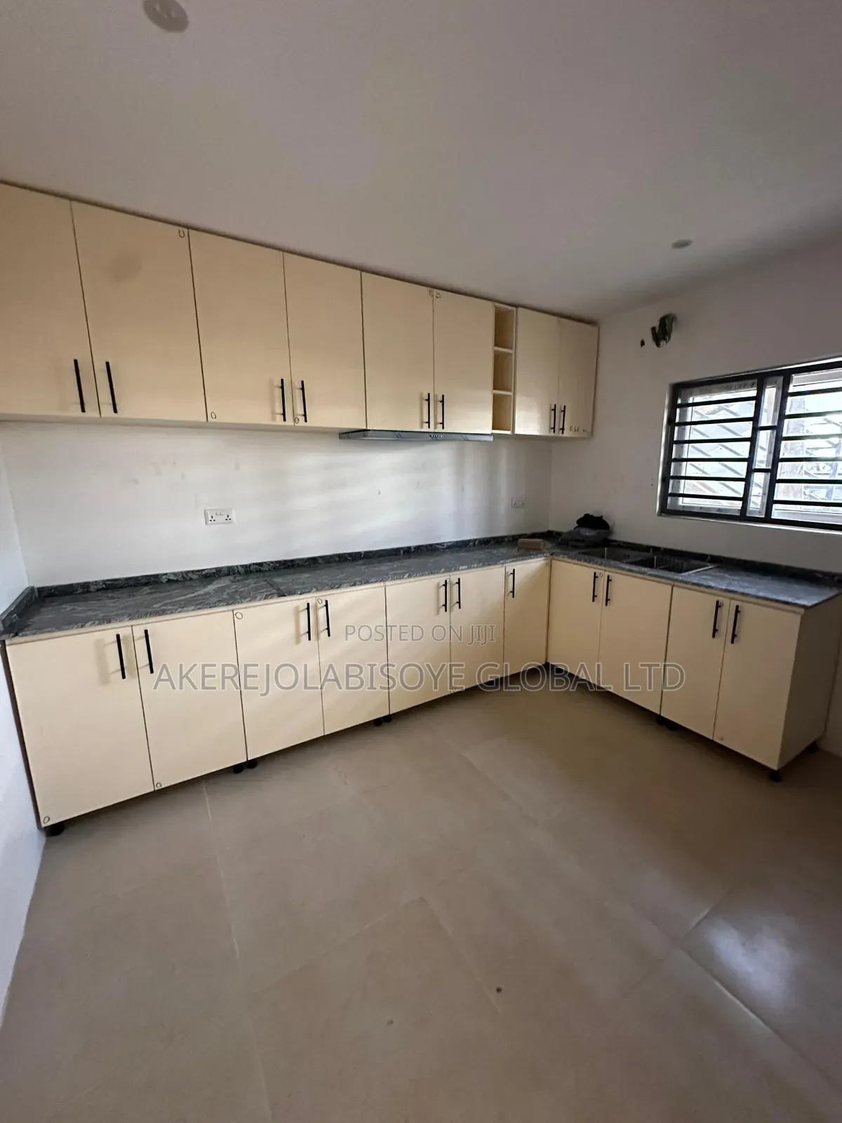 3bdrm Apartment in In An Estate for sale