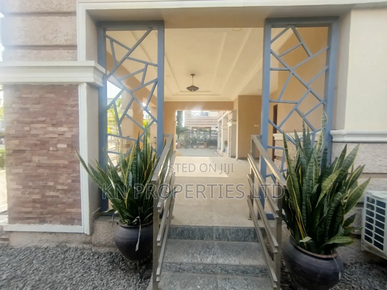 5bdrm Duplex in Maitama for sale