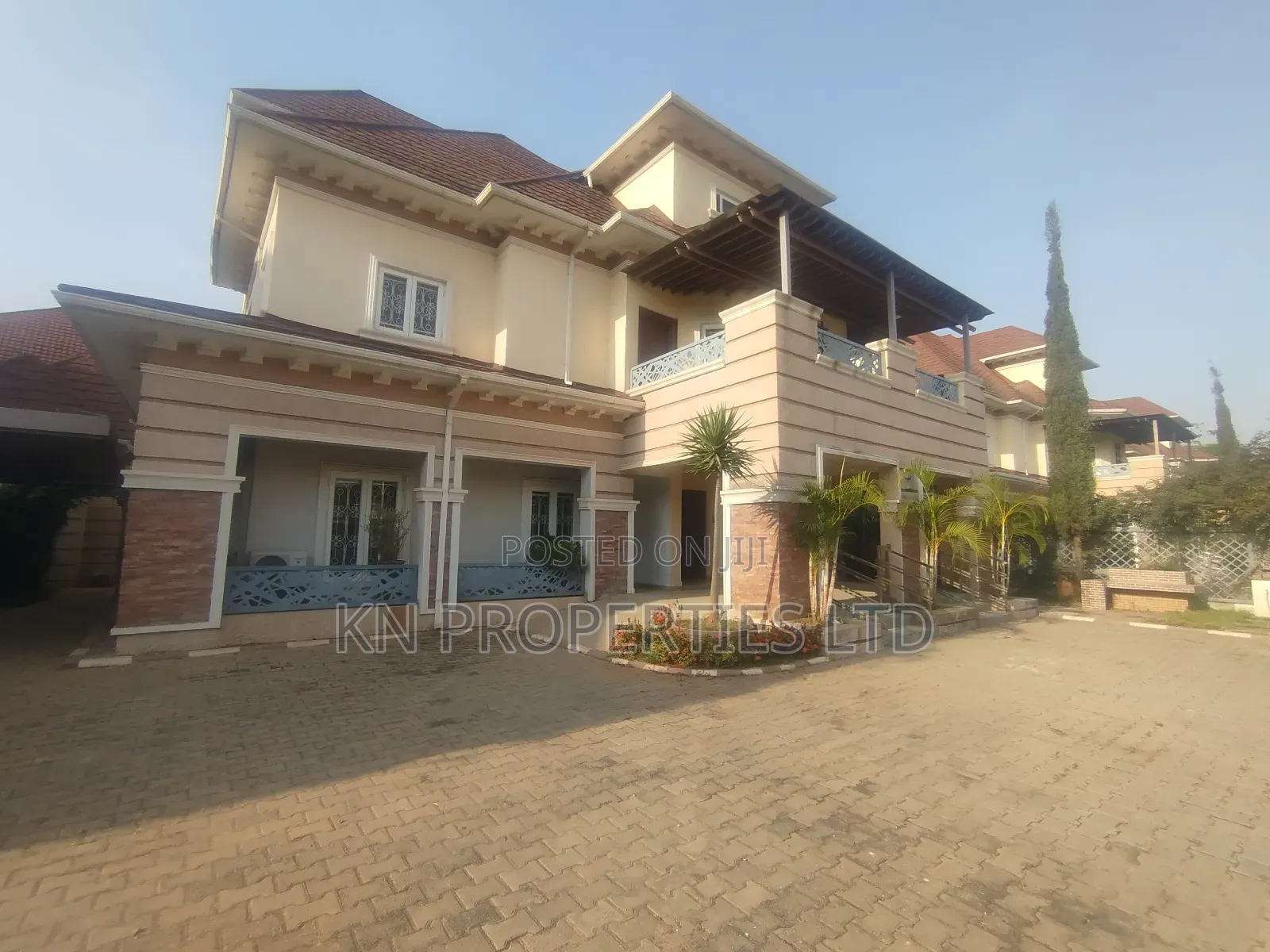 5bdrm Duplex in Maitama for sale