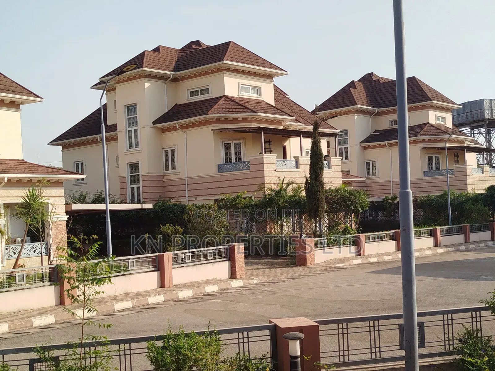5bdrm Duplex in Maitama for sale