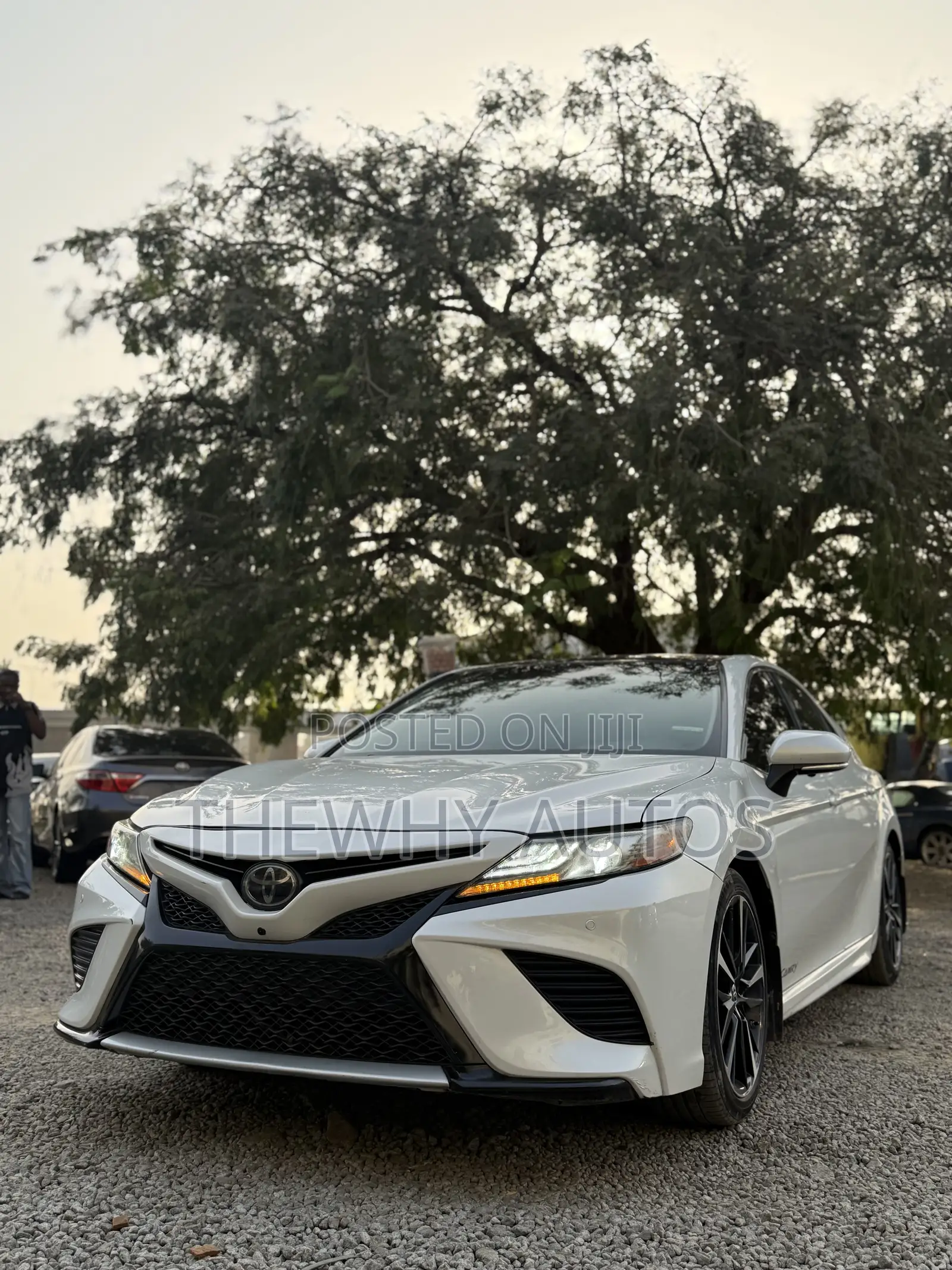 Toyota Camry XSE FWD (2.5L 4cyl 8AM) 2018 White