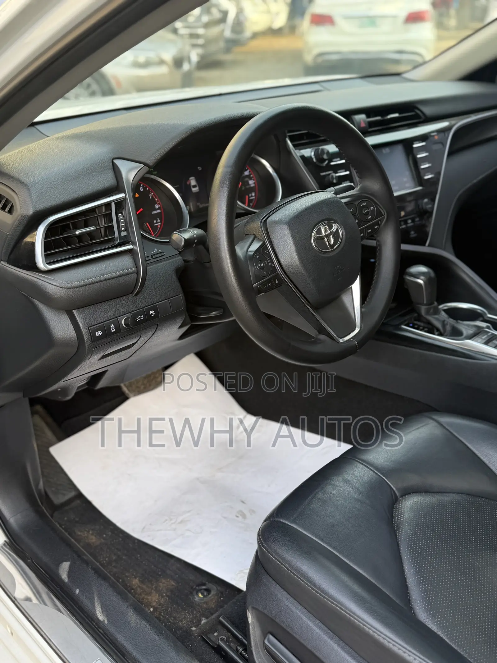 Toyota Camry XSE FWD (2.5L 4cyl 8AM) 2018 White
