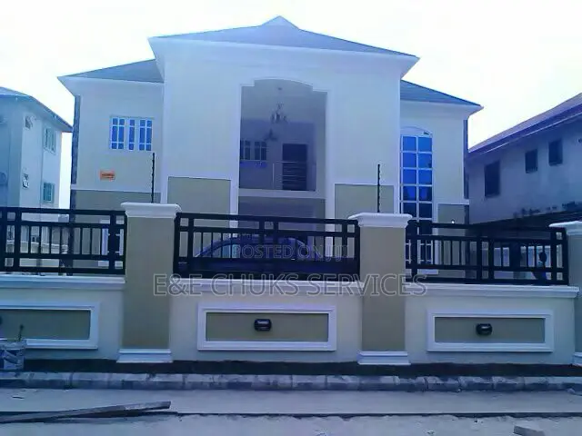 6 Bedroom Duplex and Properties Inside for Sale in Eagle Island
