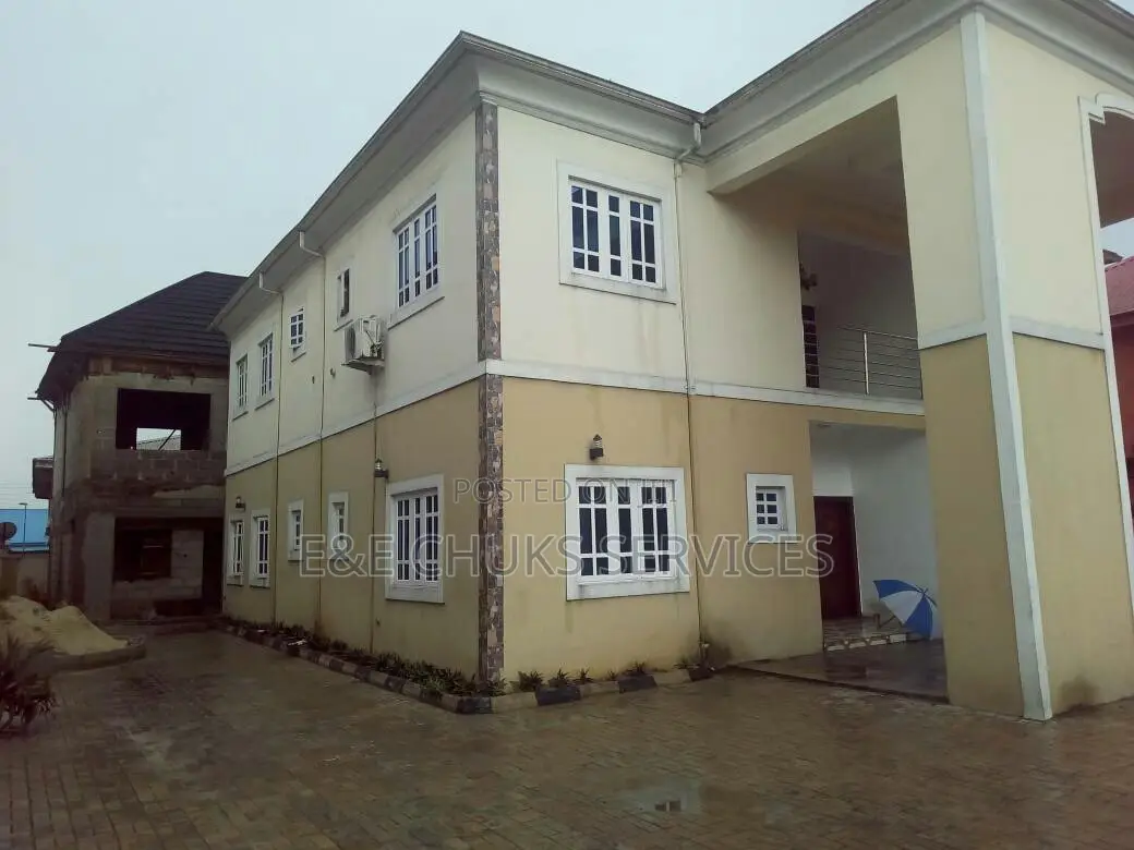 6 Bedroom Duplex and Properties Inside for Sale in Eagle Island