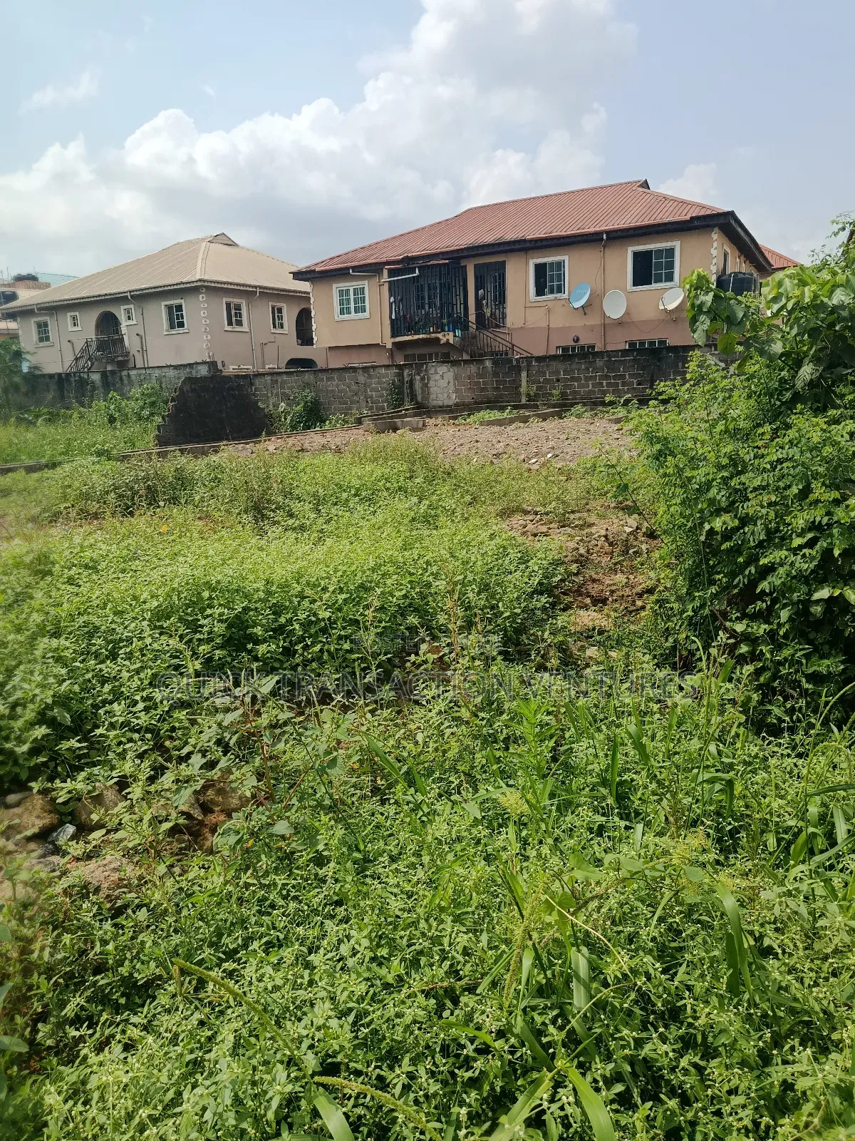 Full Plot of Land in a Secured Neighborhood