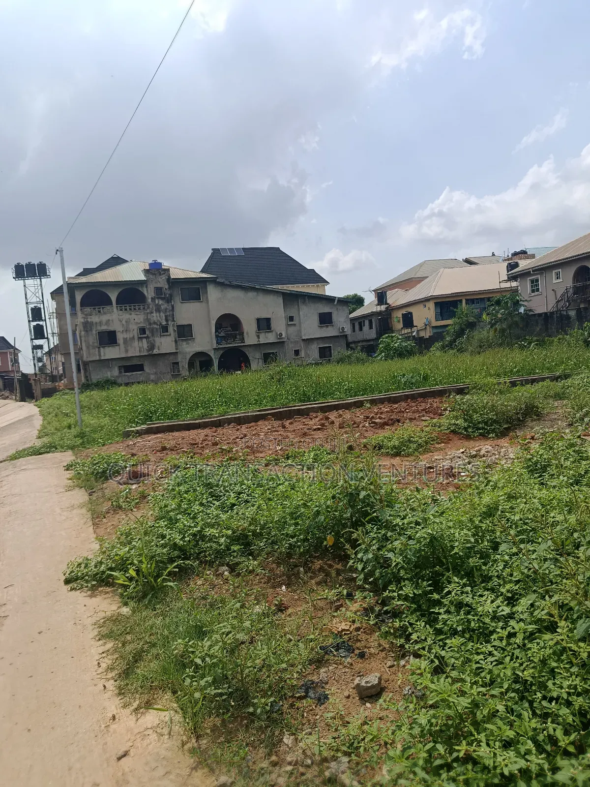 Full Plot of Land in a Secured Neighborhood