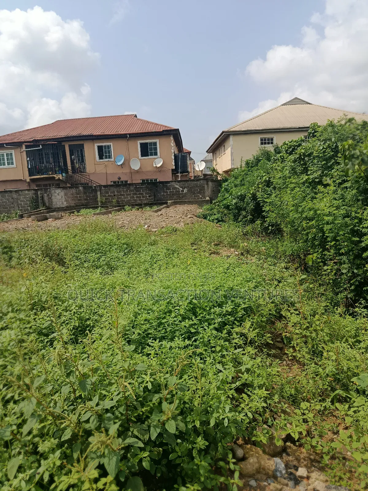 Full Plot of Land in a Secured Neighborhood