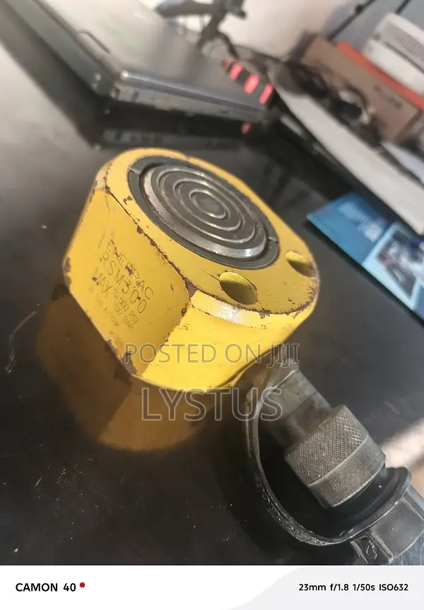 Enerpac RSM-300 Low-Height Hydraulic Cylinder - 30 Ton Capacity