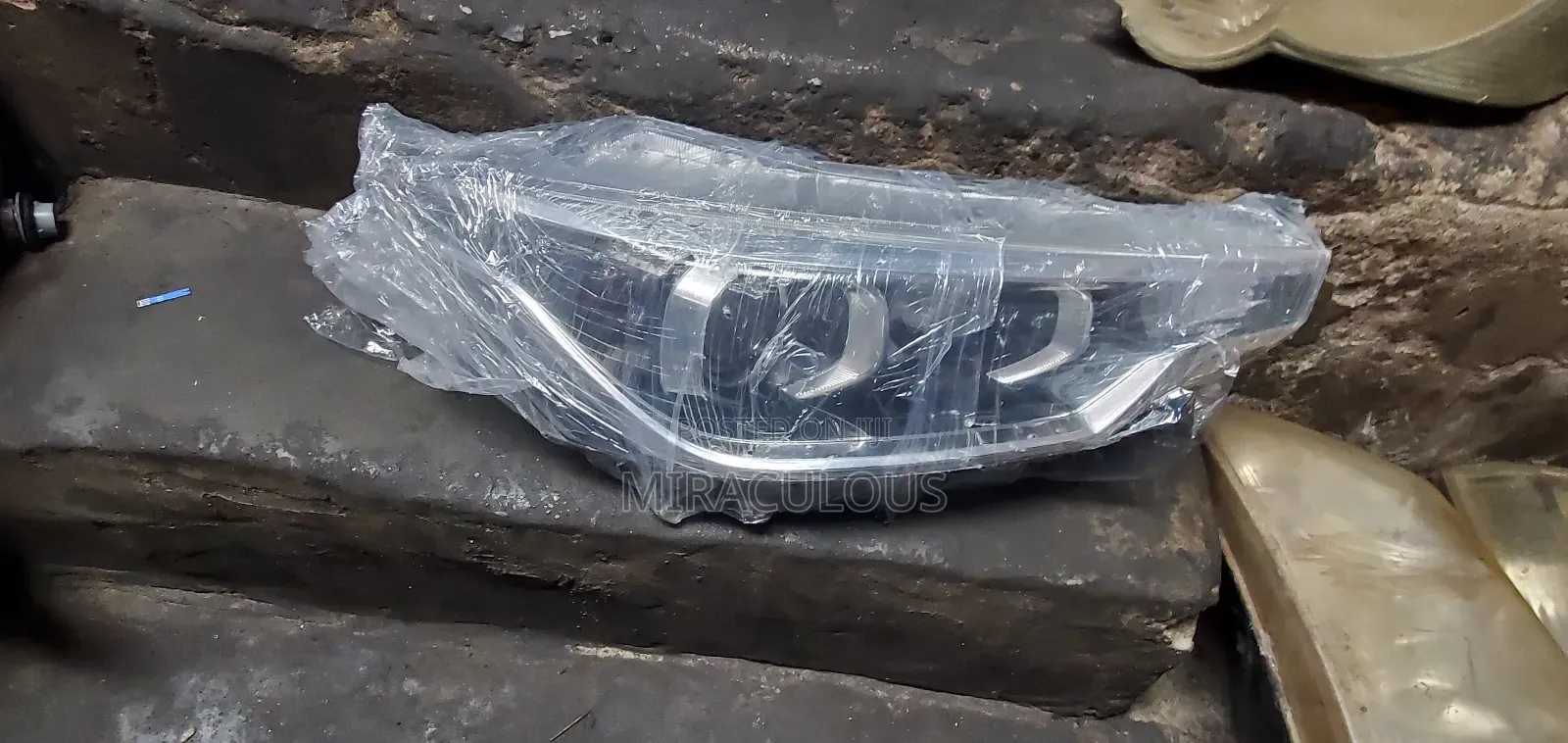 Headlight Suzuki Ertiga 2015 Model