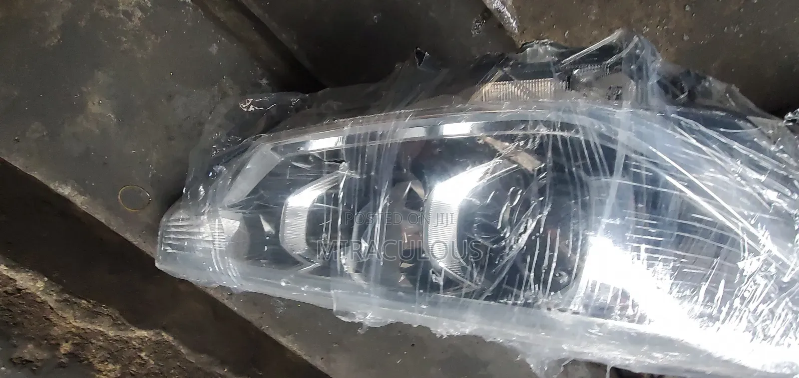 Headlight Suzuki Ertiga 2015 Model