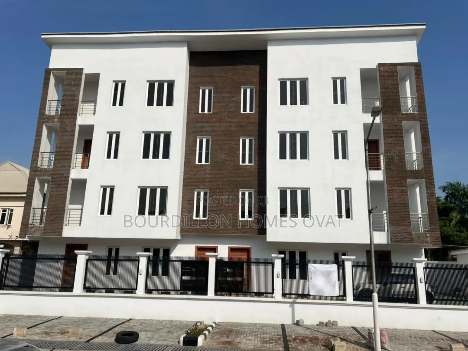 5bdrm Maisonette in Lekki Phase 1 Lagos for sale
