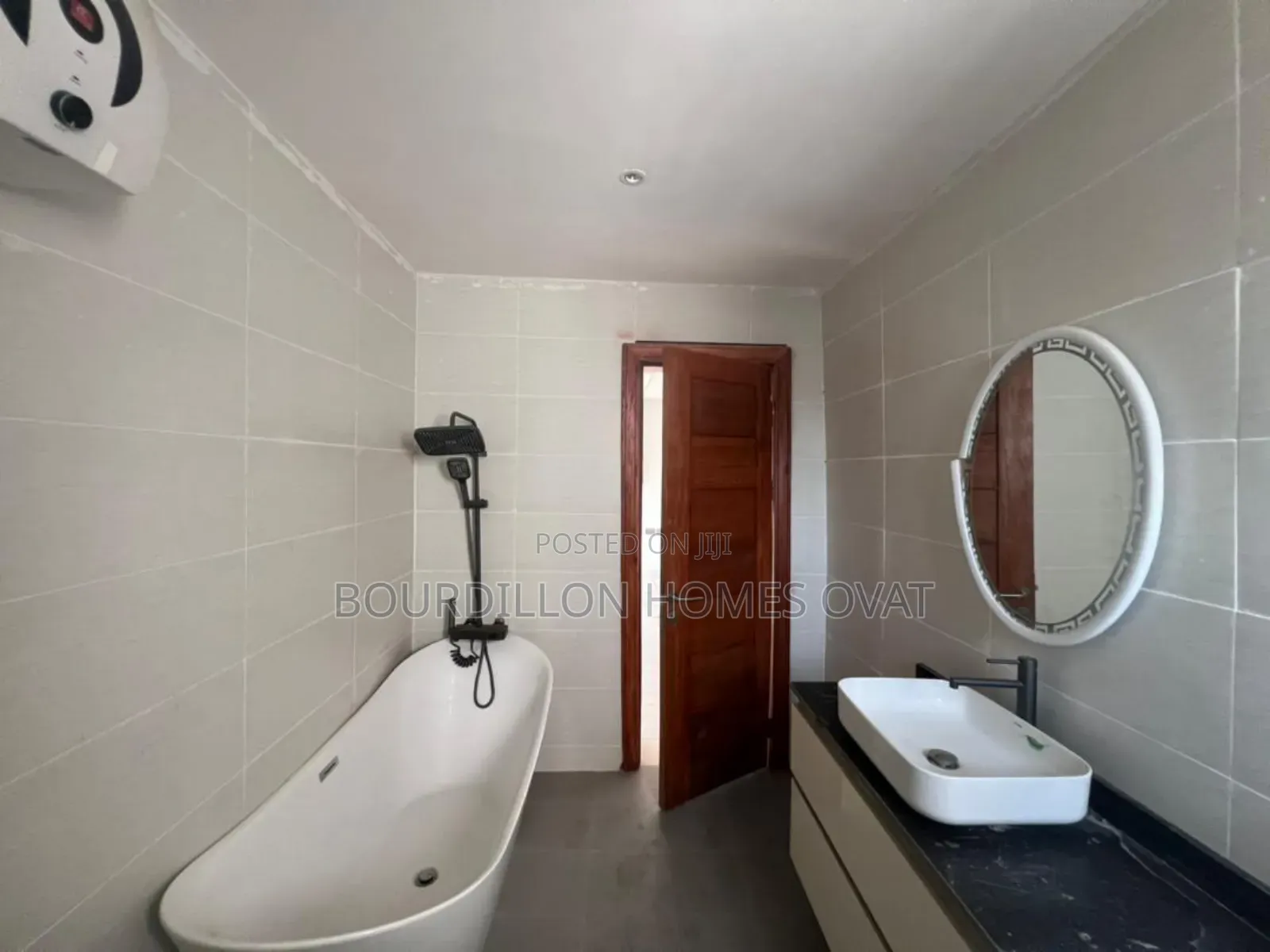 5bdrm Maisonette in Lekki Phase 1 Lagos for sale