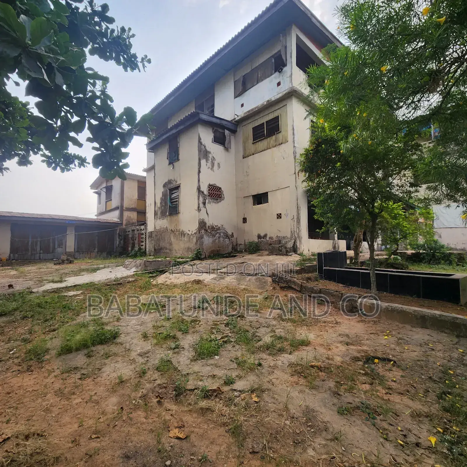 20bdrm Block of Flats in Felele, CHallenge / Ibadan for sale