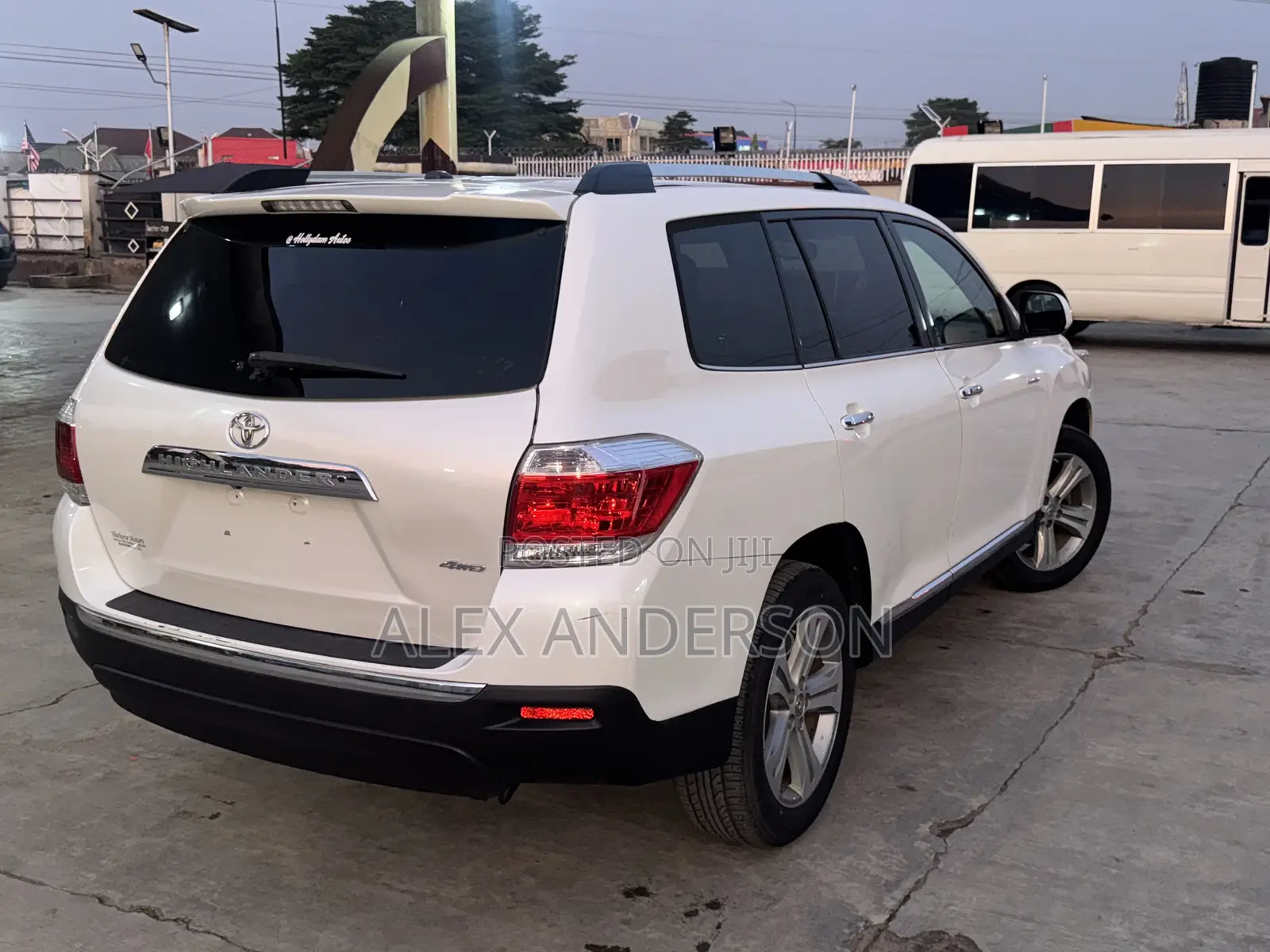 Toyota Highlander Limited 2012 White