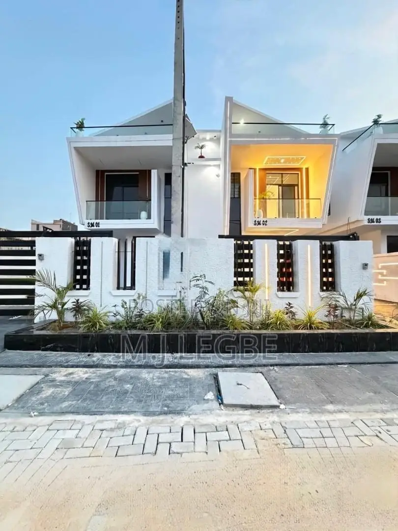 4bdrm Duplex in Ikota for sale