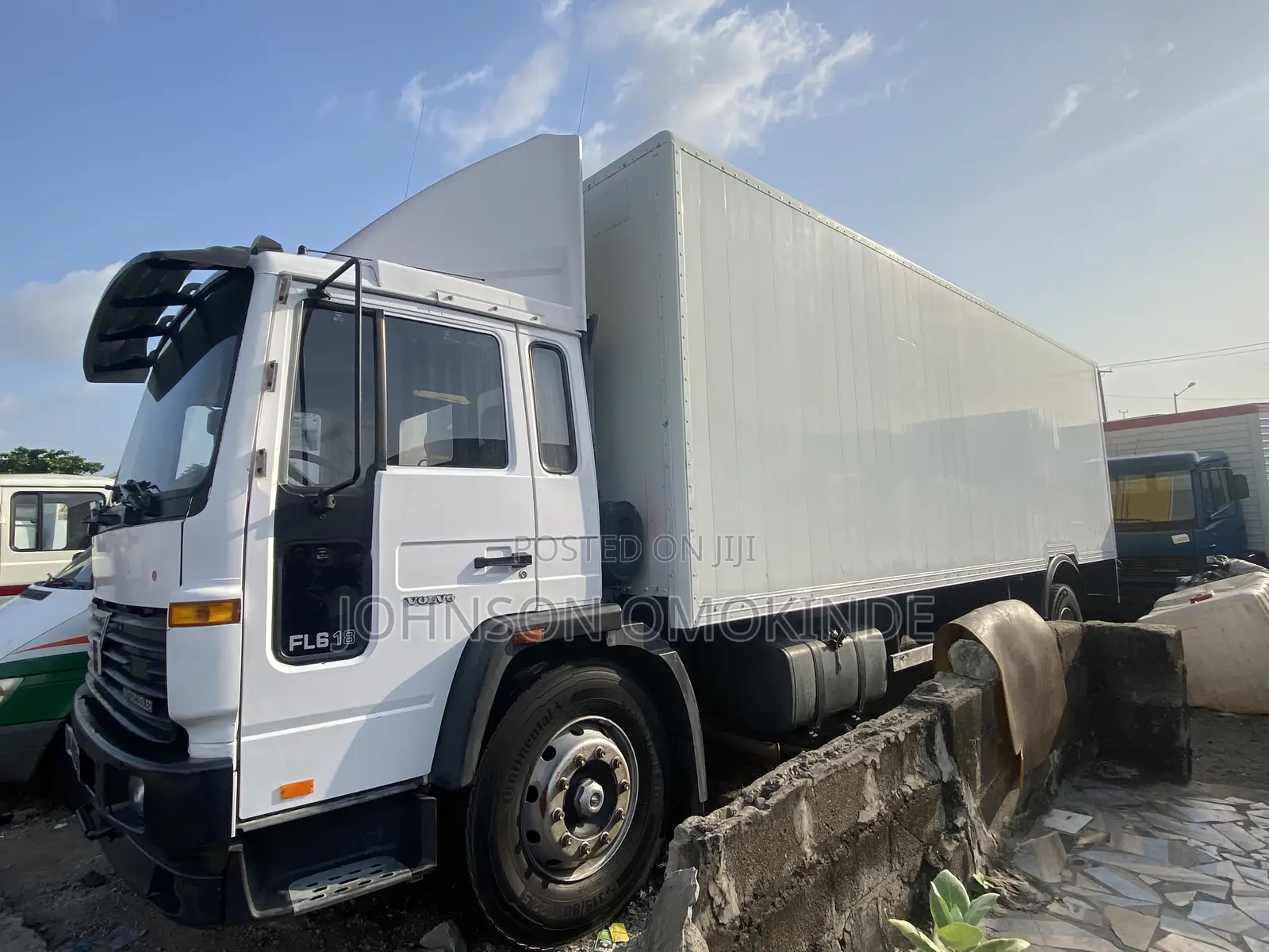 Volvo Container Body Truck Fl618