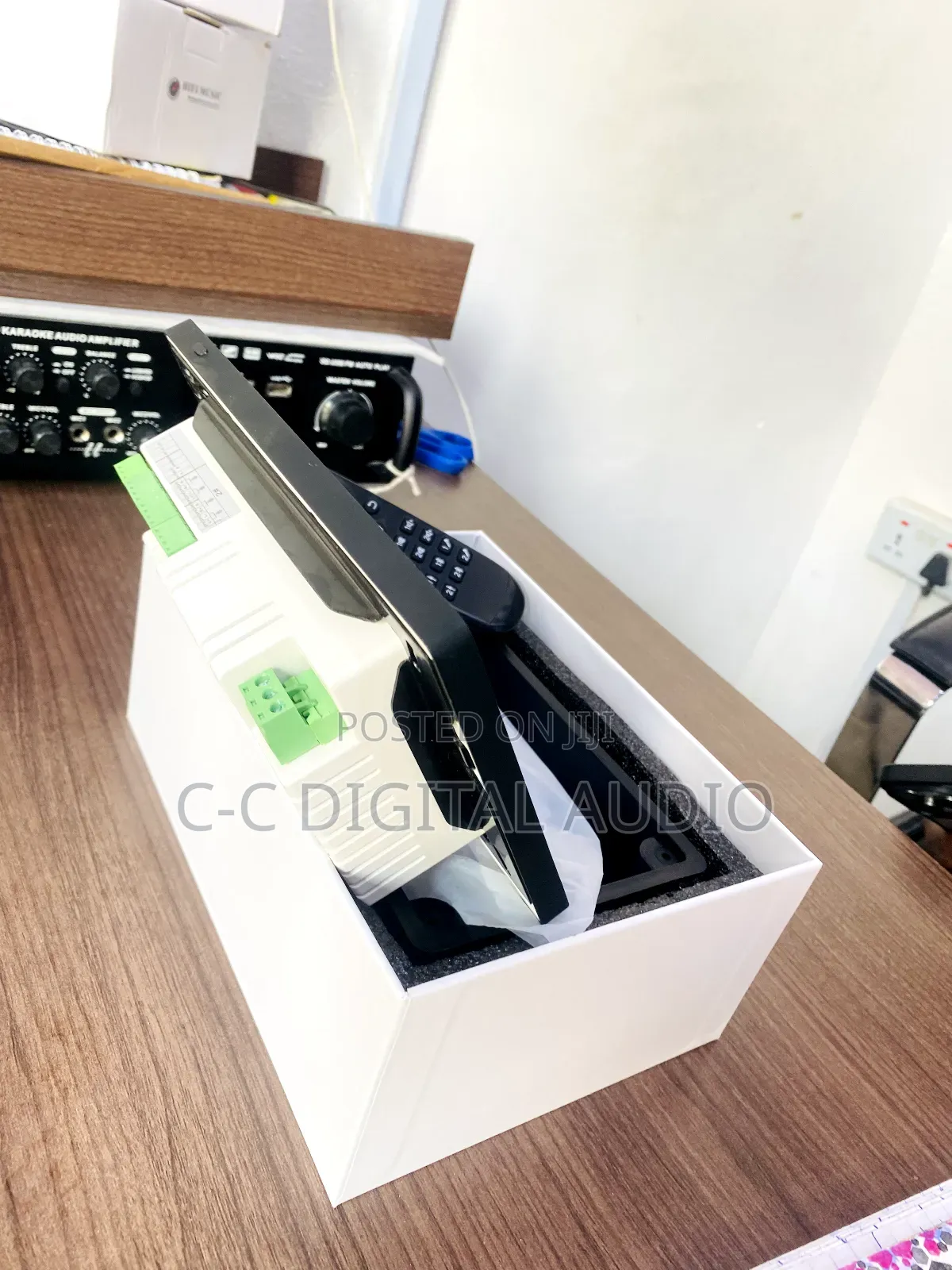 Smart Screen 7 Inches Amplifier