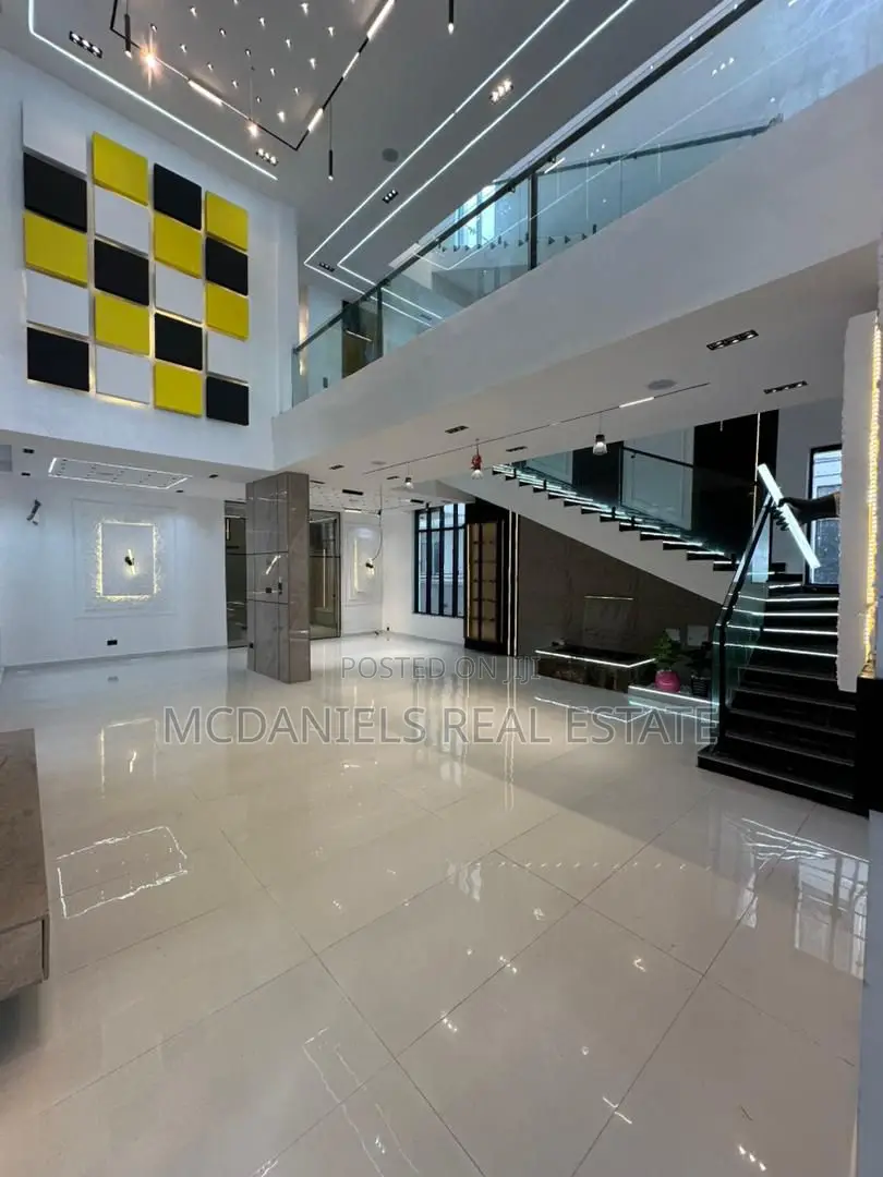 Furnished 5bdrm Duplex in Chevron for sale