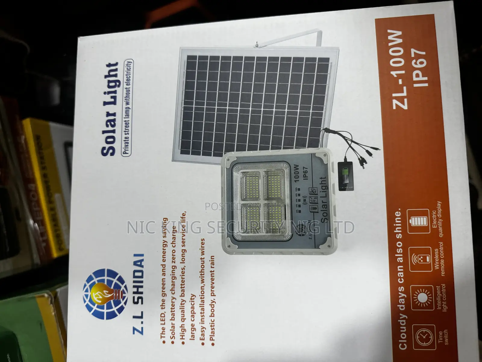 100 Watts Solar Flood Light
