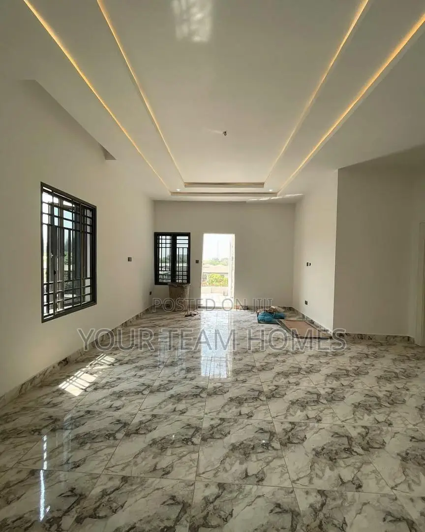 7bdrm Duplex in Utako for sale