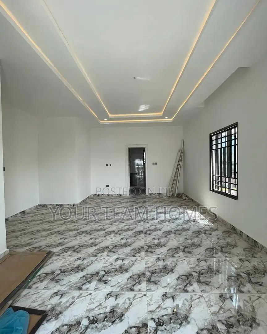 7bdrm Duplex in Utako for sale