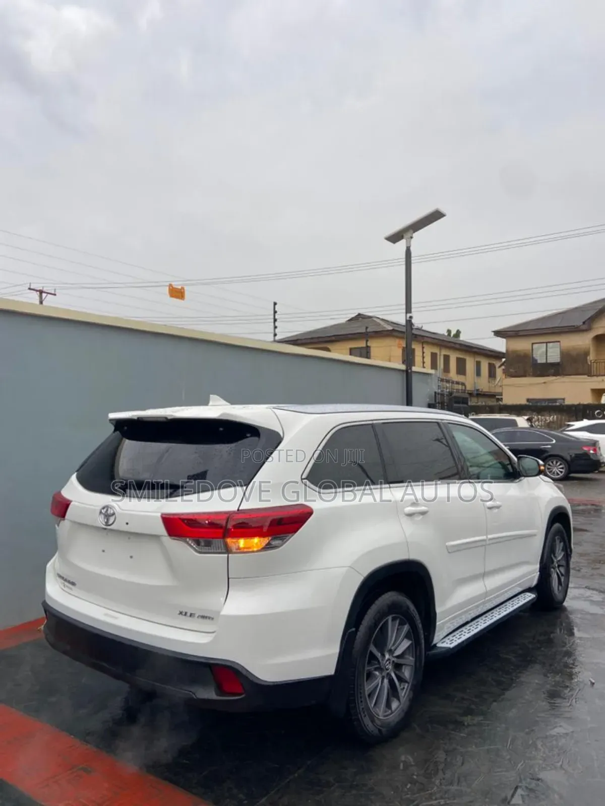 Toyota Highlander XLE 4x4 V6 (3.5L 6cyl 8A) 2017 White