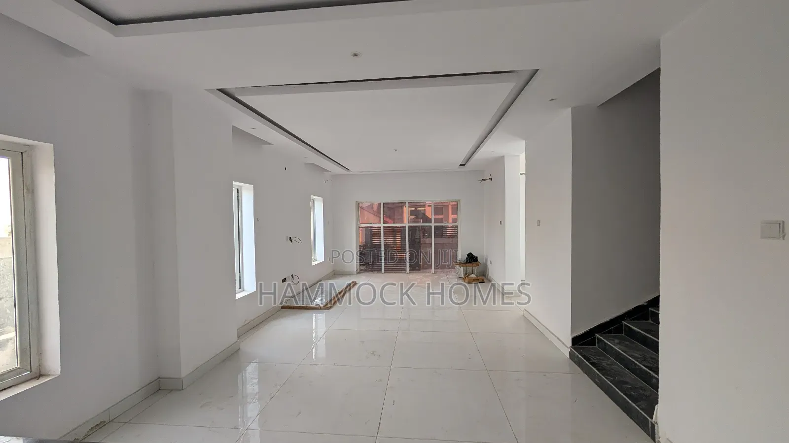 5bdrm Penthouse in Kolapo Ishola Gra, Akobo for sale