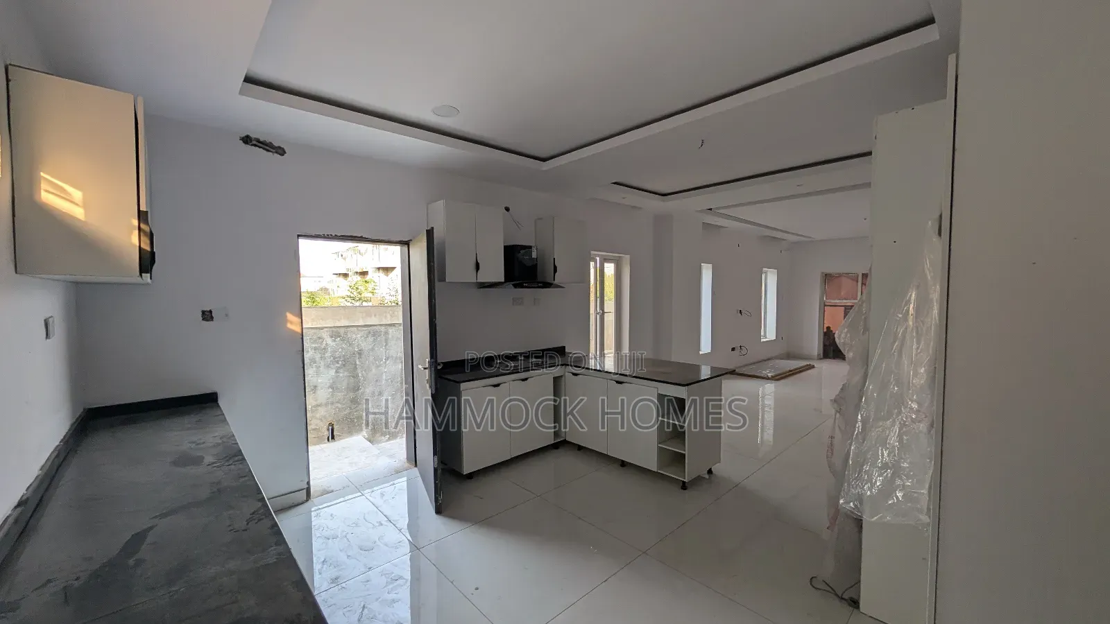 5bdrm Penthouse in Kolapo Ishola Gra, Akobo for sale