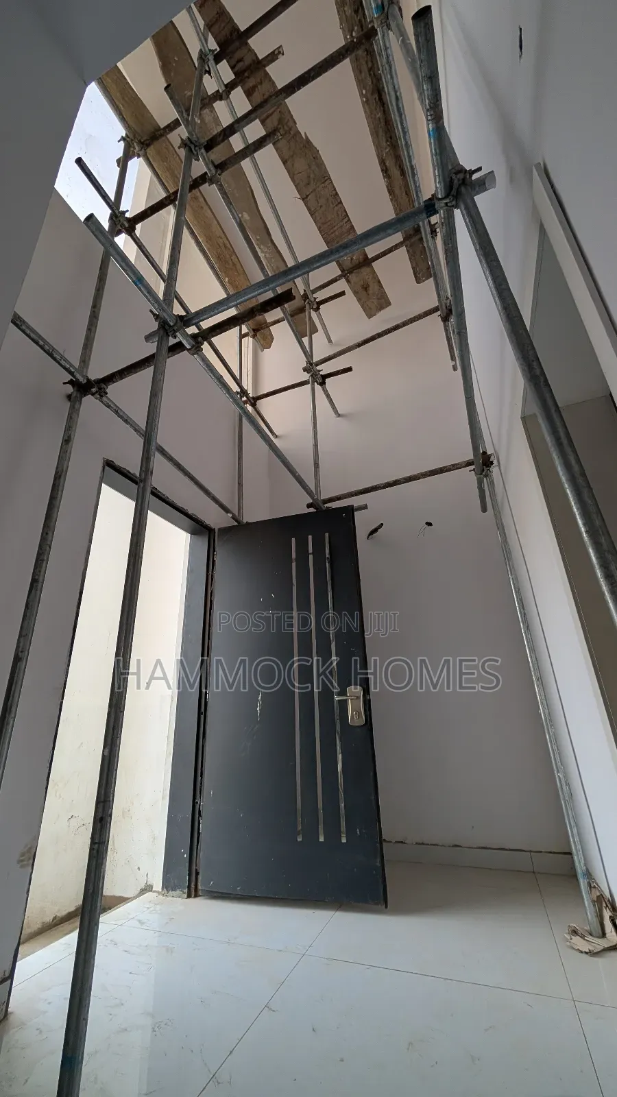5bdrm Penthouse in Kolapo Ishola Gra, Akobo for sale