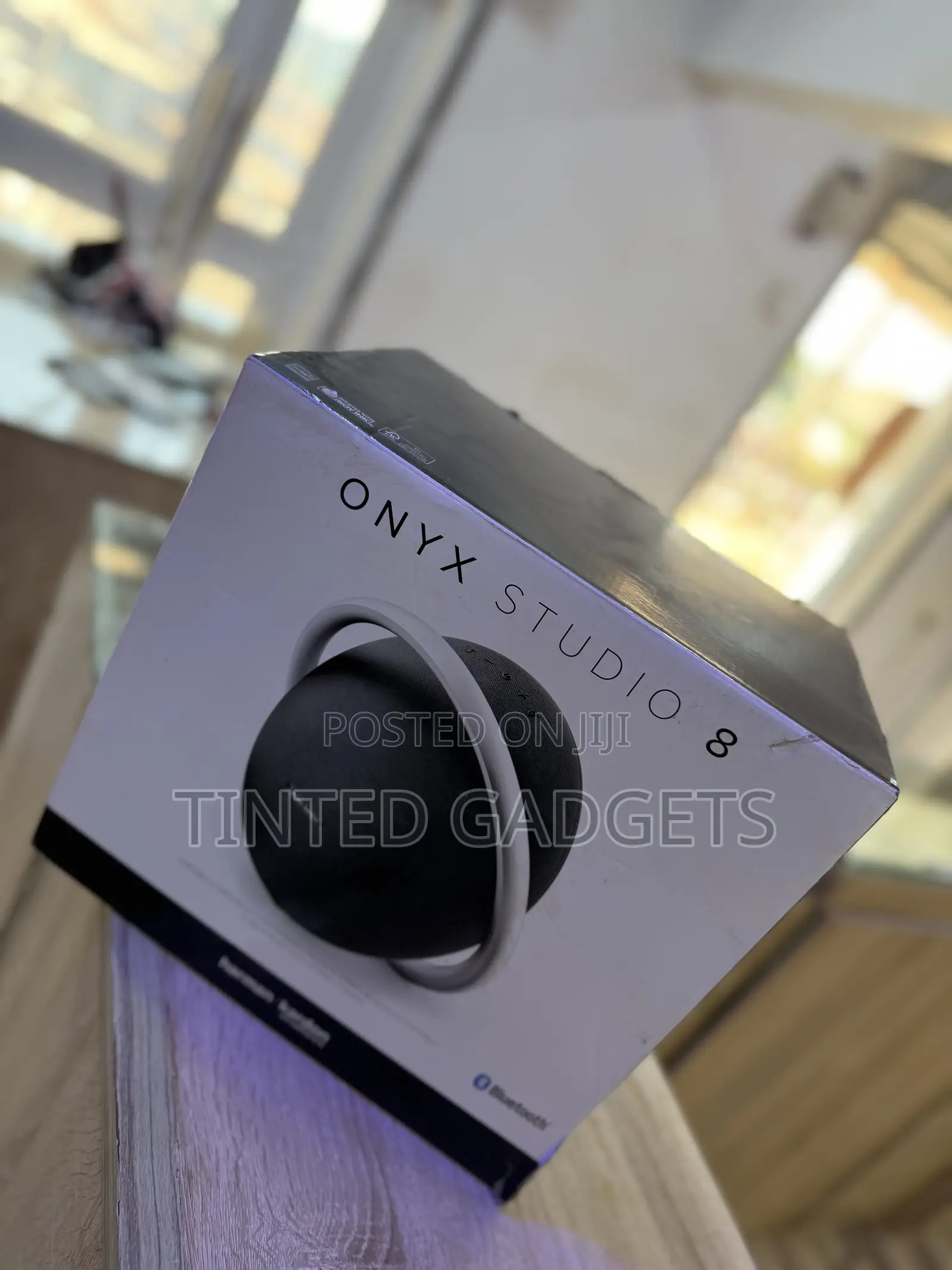 Onyx Studio 8
