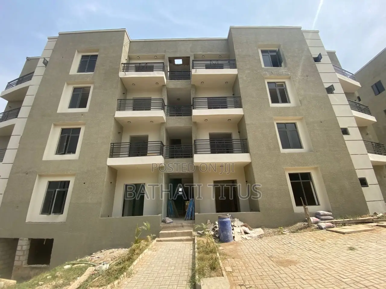 3bdrm Block of Flats in Mbora for sale