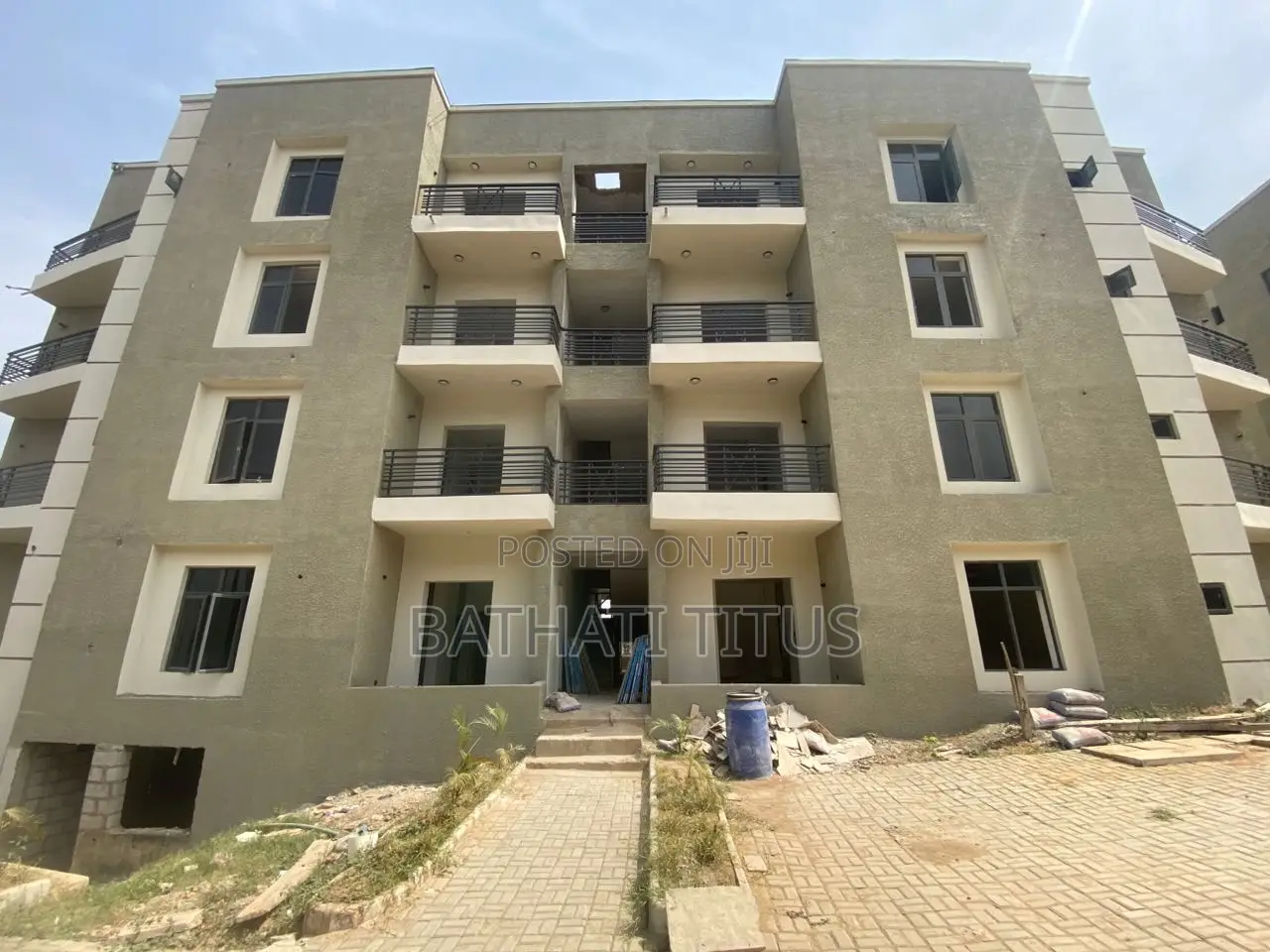 3bdrm Block of Flats in Mbora for sale