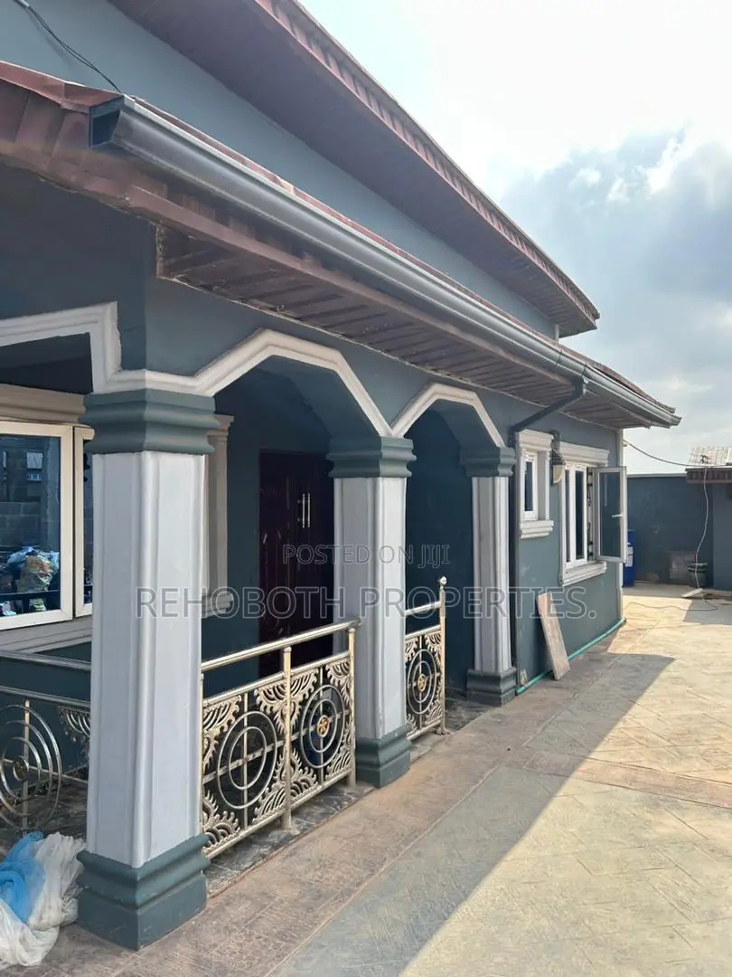 3bdrm Bungalow in Jankanta, Akala Express for rent