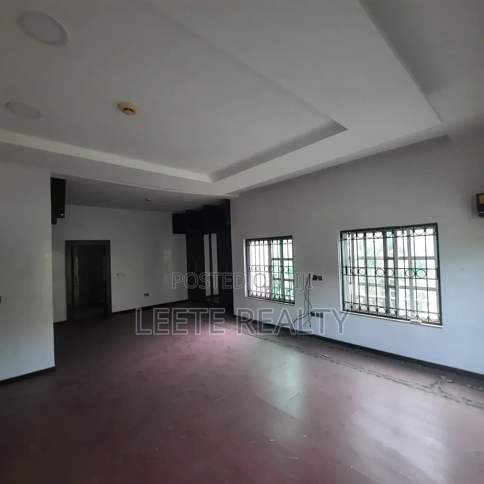 4bdrm Duplex in Palm Spring, Maitama for sale