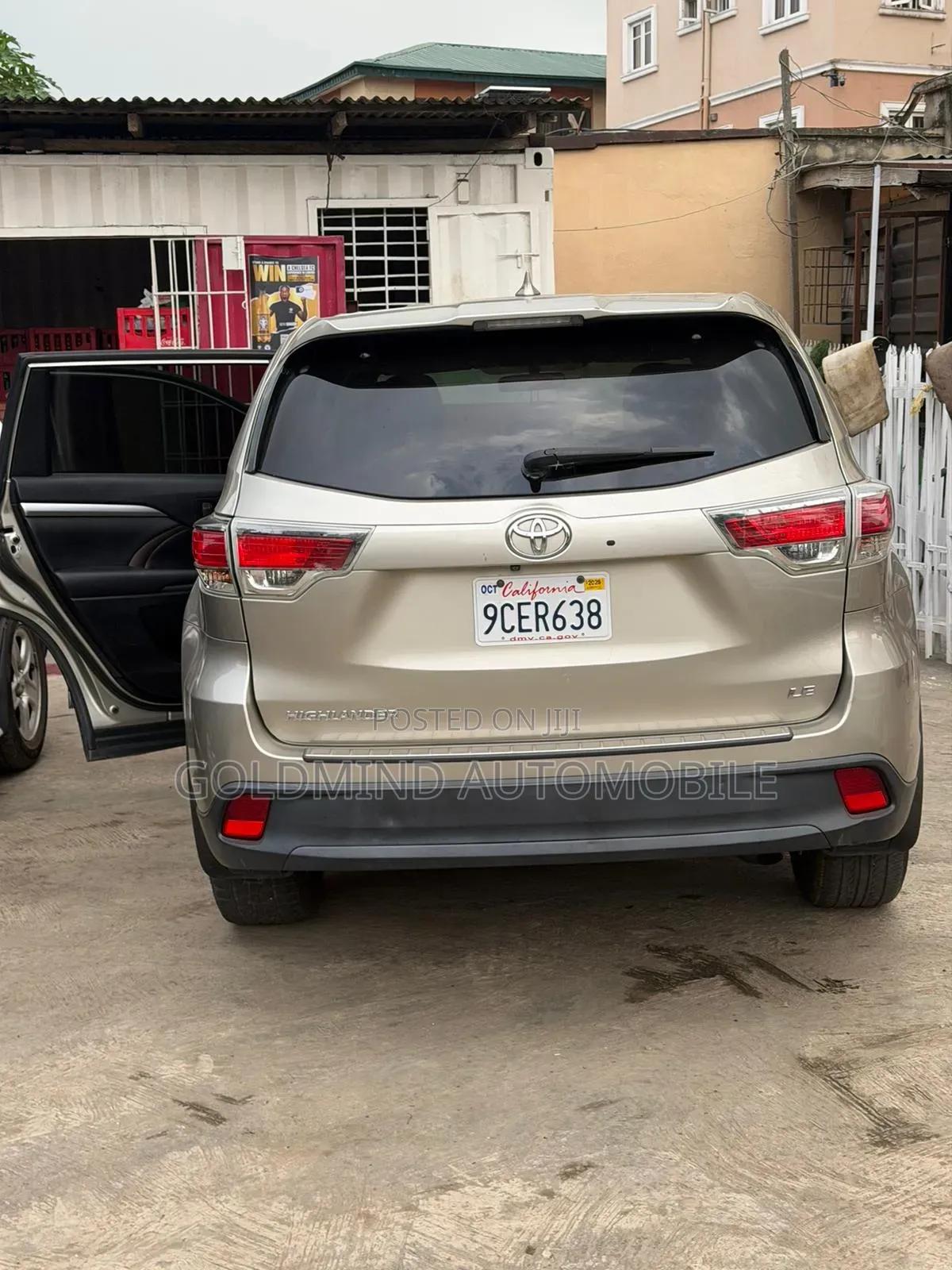 Toyota Highlander LE Plus V6 4x4 (3.5L 6cyl 6A) 2016 Silver